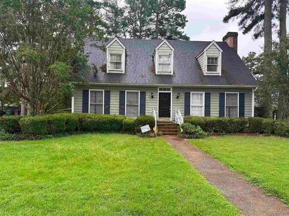 902 Deer Run N, Pine Bluff, AR 71603