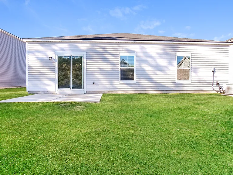 120 S Reindeer Rd — Photo 12