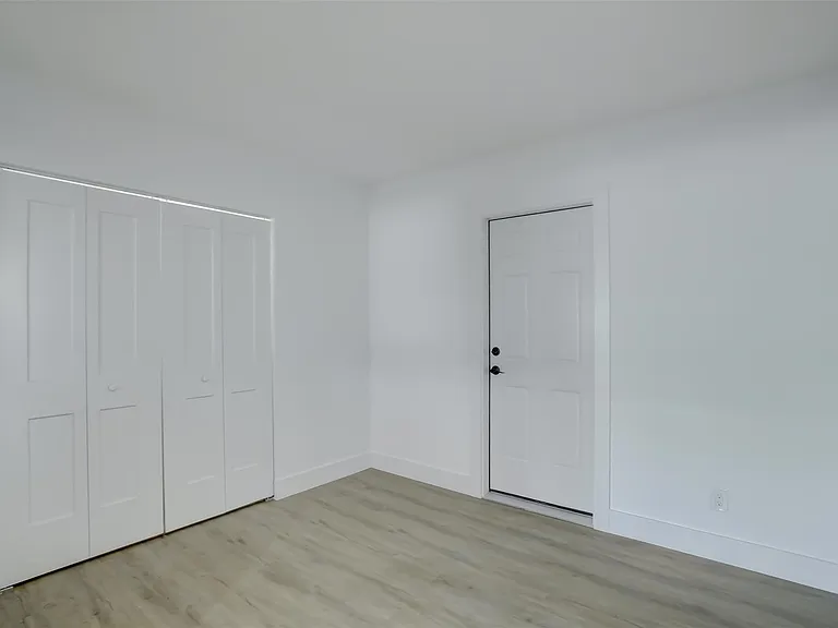 2155 NE 56th Ct — Photo 12