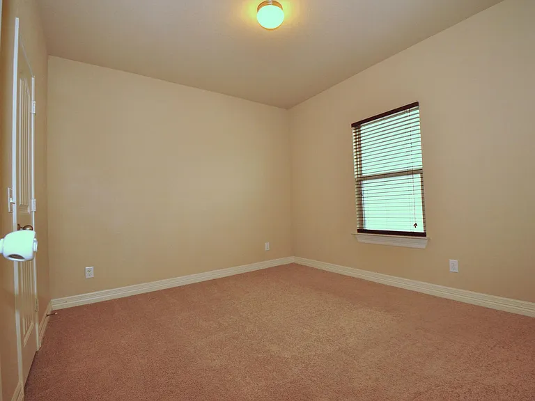 5496 Devonwood St — Photo 12