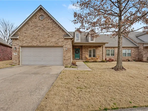 4058 N Zion Valley Dr, Fayetteville, AR 72703