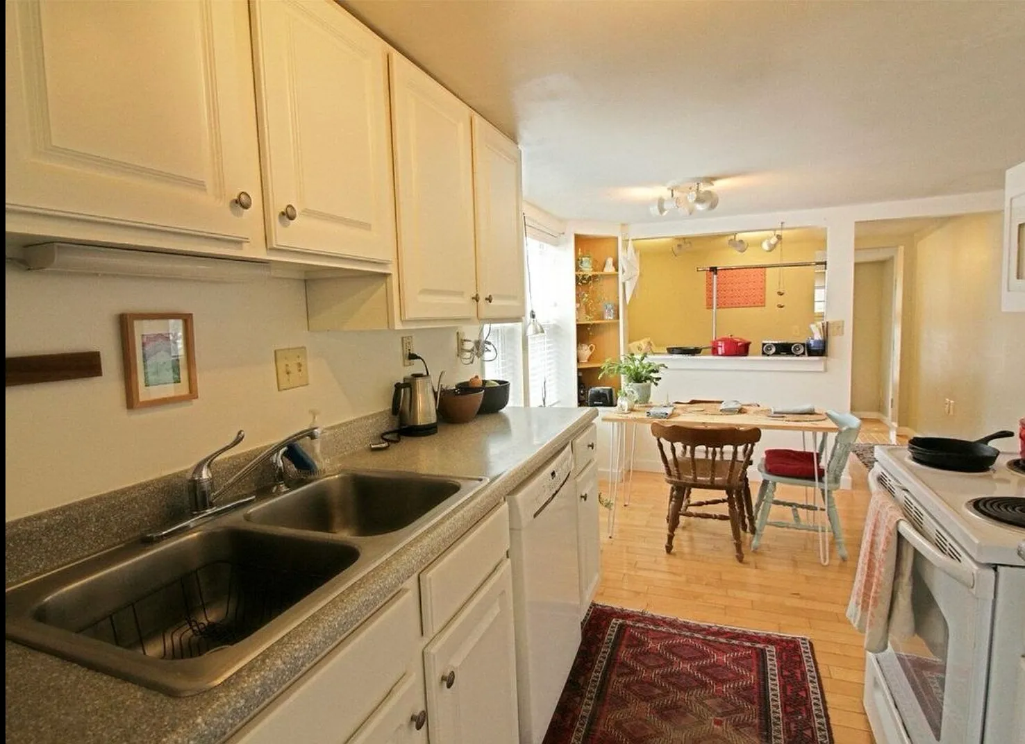 3 bed, 1.5 bath, 1200 sqft, $2,300 — Photo 4