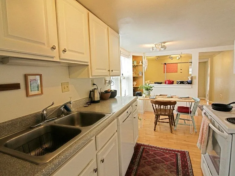 52 Platt St #C — Photo 4