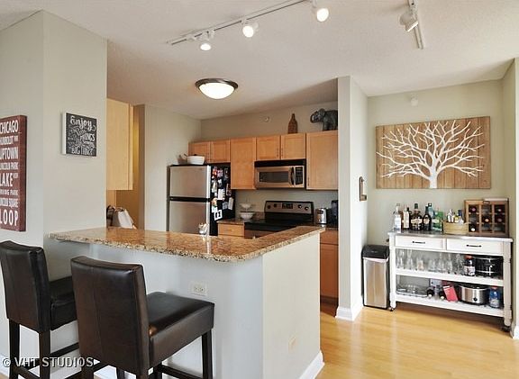 4th image of 222 N Columbus Dr APT 2302