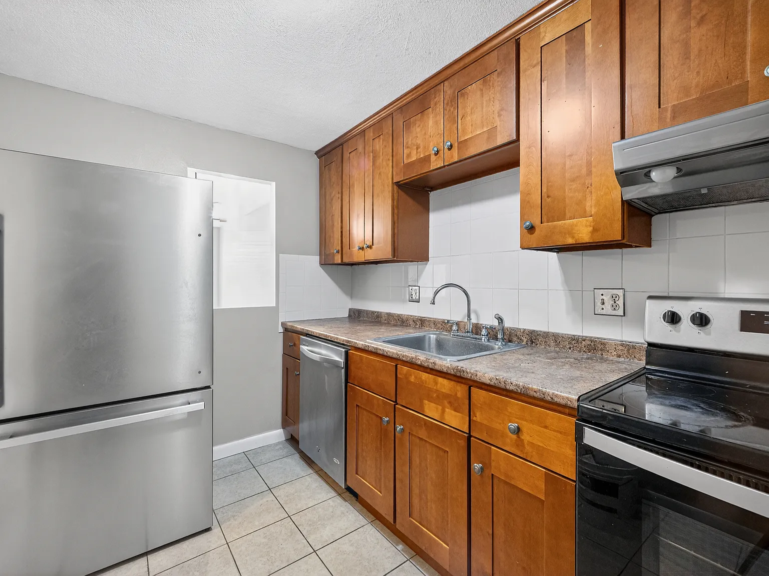 2 bed, 800 sqft, $2,300 — Photo 4
