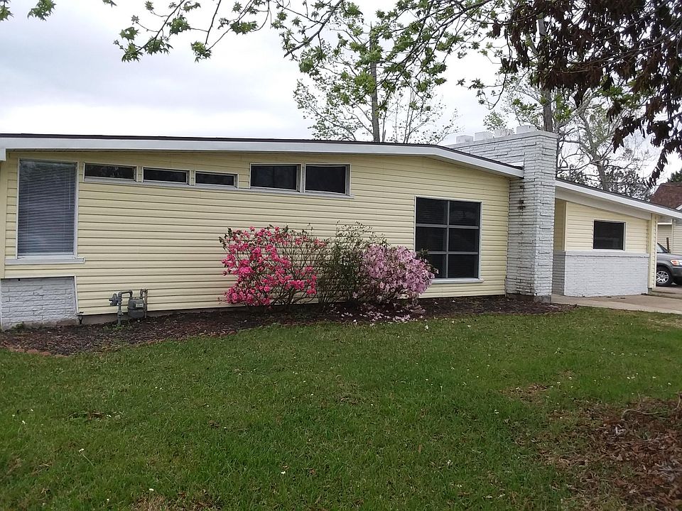 1st image of 3428 Chrysler Dr