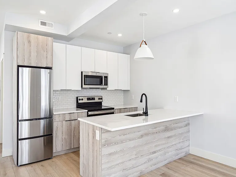 Serpentine Apartments: Newly Renovated in the Heart of Drexel — Photo 47