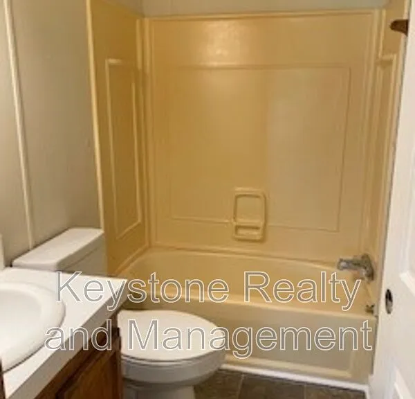 230 Alabama Ave — Photo 10
