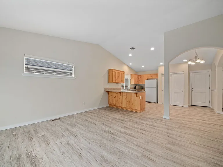 953 SW 25th Ln — Photo 18