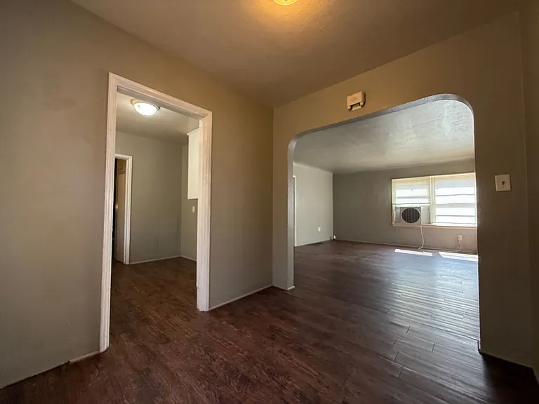 511 Philippine St — Photo 7