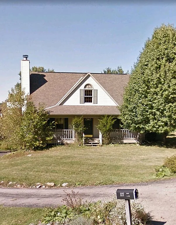127 Woodland Dr photo 1