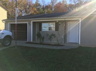 1215 Clear Ridge Ln, Radcliff, KY 40160