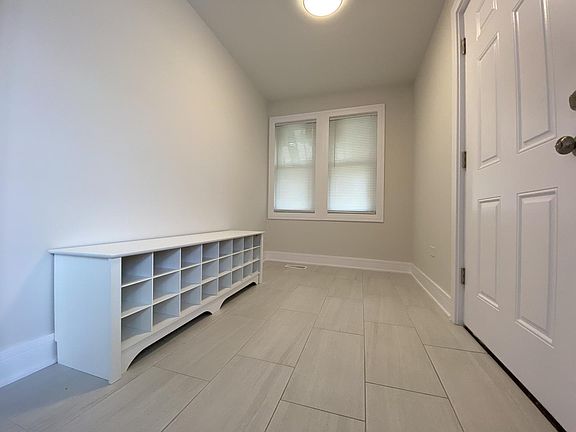 2nd image of 2606 Glos Ave