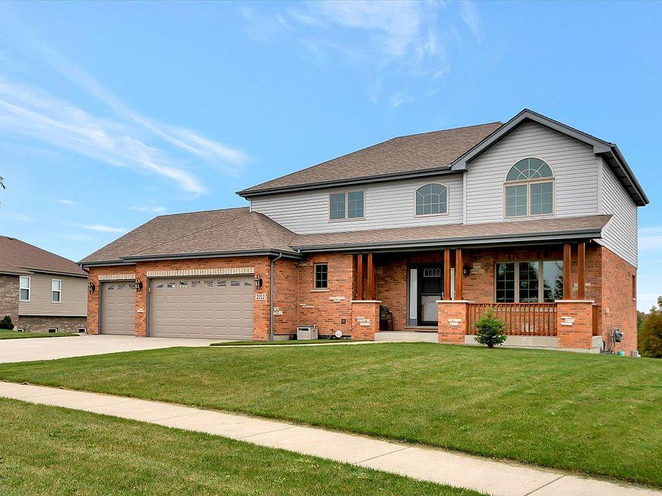 1st image of 2212 Alta Vista Dr