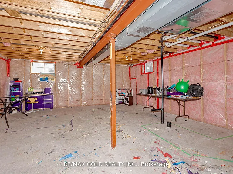 240 Birkinshaw Rd — Photo 46