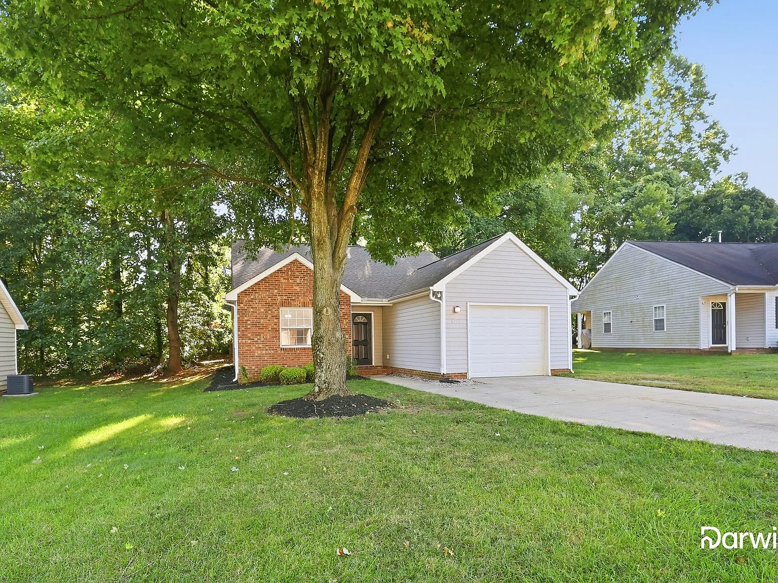 3 bed, 2.0 bath, 1225 sqft, $1,965 — Photo 2