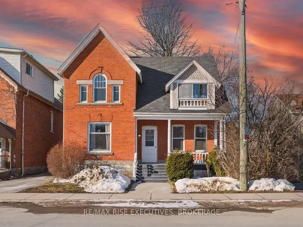 315 Earl St, Kingston, ON K7L 2J3