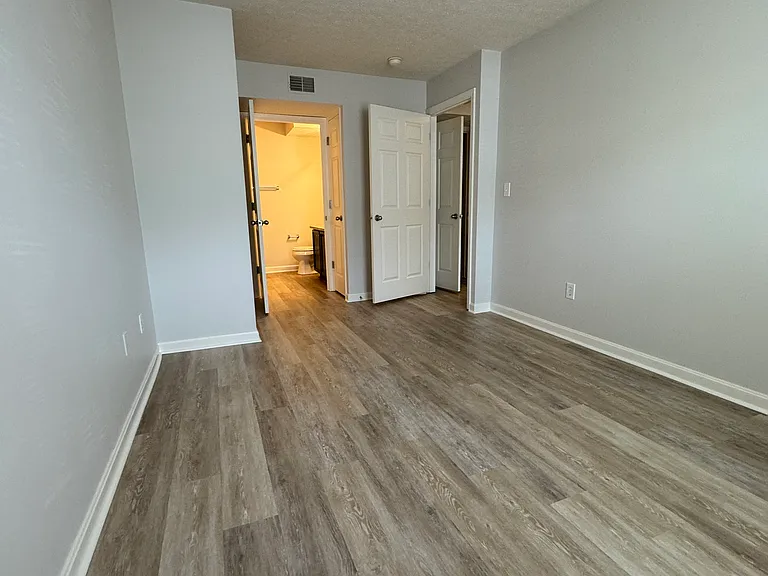Woodfield — Photo 23