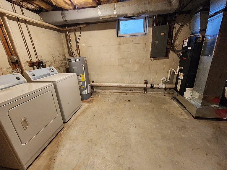 60 Wolfpit Ave #1B — Photo 20