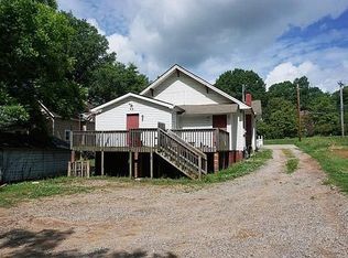 409 W C St, Newton, NC 28658