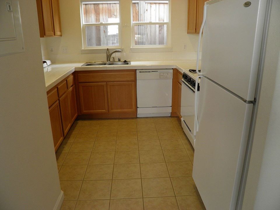 2nd image of 519 Margie Pl