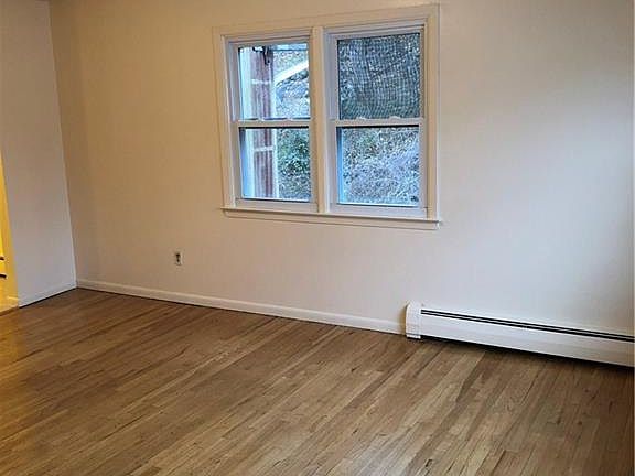 3rd image of 42 Glasser St #2