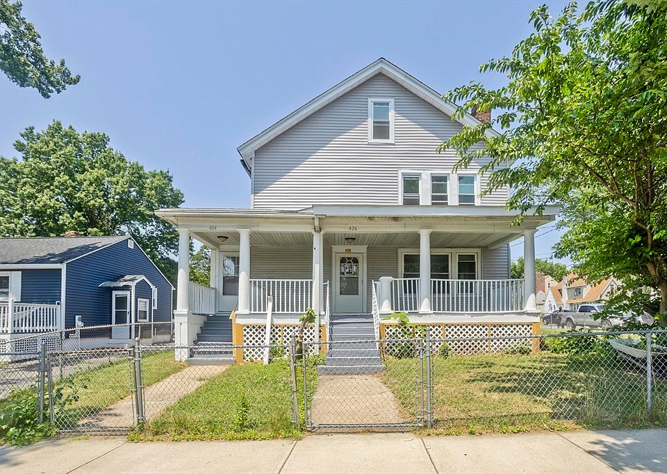 1st image of 424 Carew St