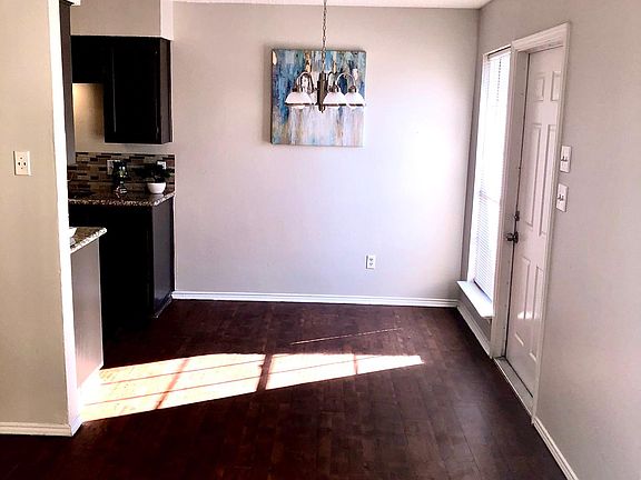 3rd image of 105 Peachtree Ct APT B
