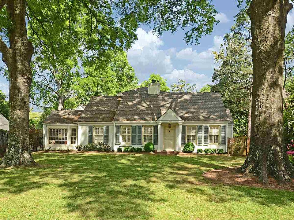 1st image of 390 Woodmere Ln