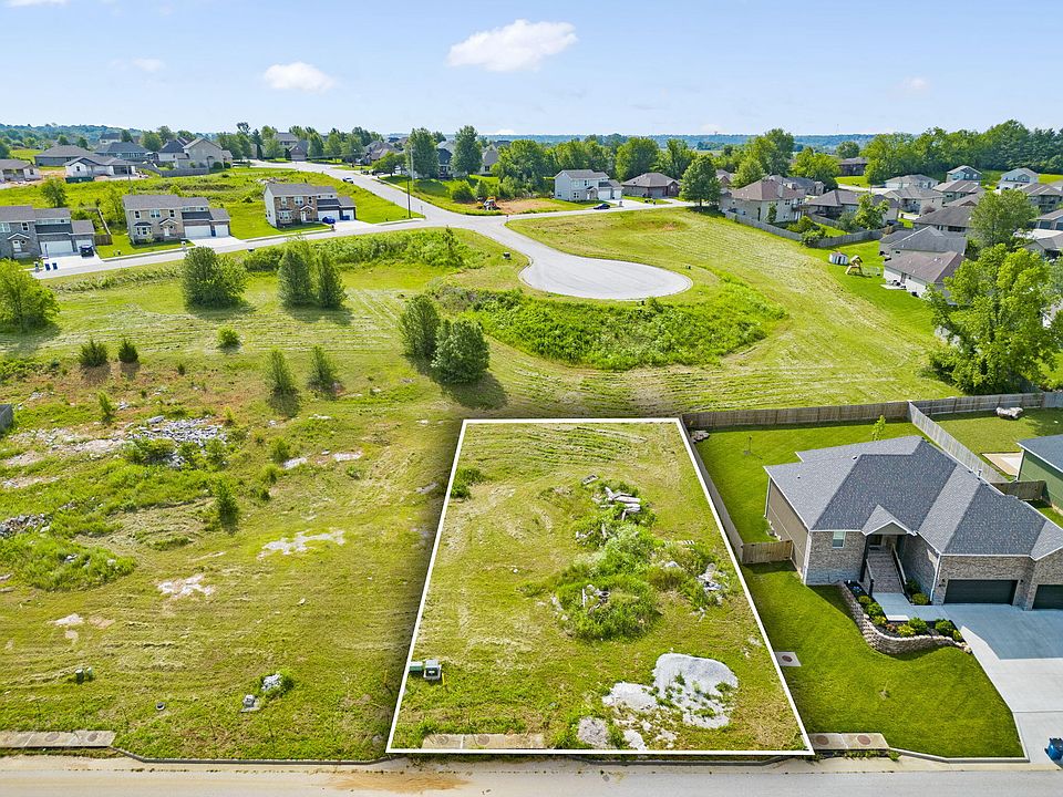 1st image of 2114 N Bradbury Lane