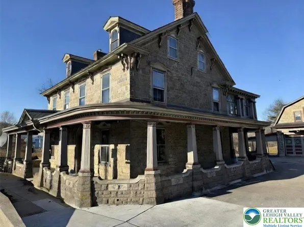 2 Race St, Catasauqua, PA 18032