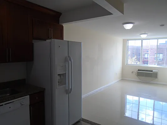 Rented by 18 REALTY | media 7