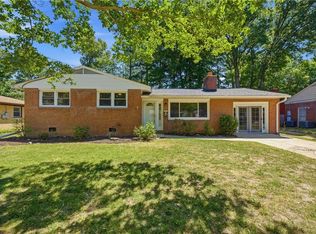 858 Catalina Dr, Newport News, VA 23608