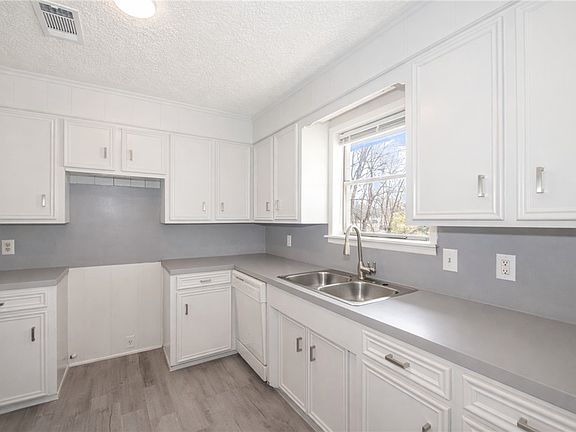 2nd image of 410 S Temple St