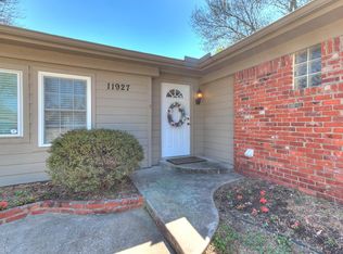 11927 S 85th Ave E, Bixby, OK 74008