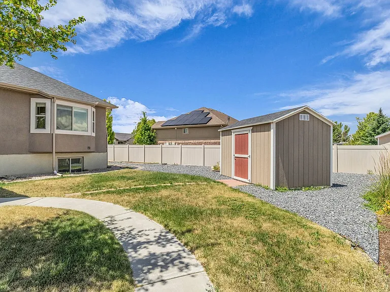 1377 S 4300 W — Photo 39