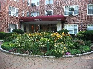 75 S Middle Neck Rd APT 2G, Great Neck, NY 11021