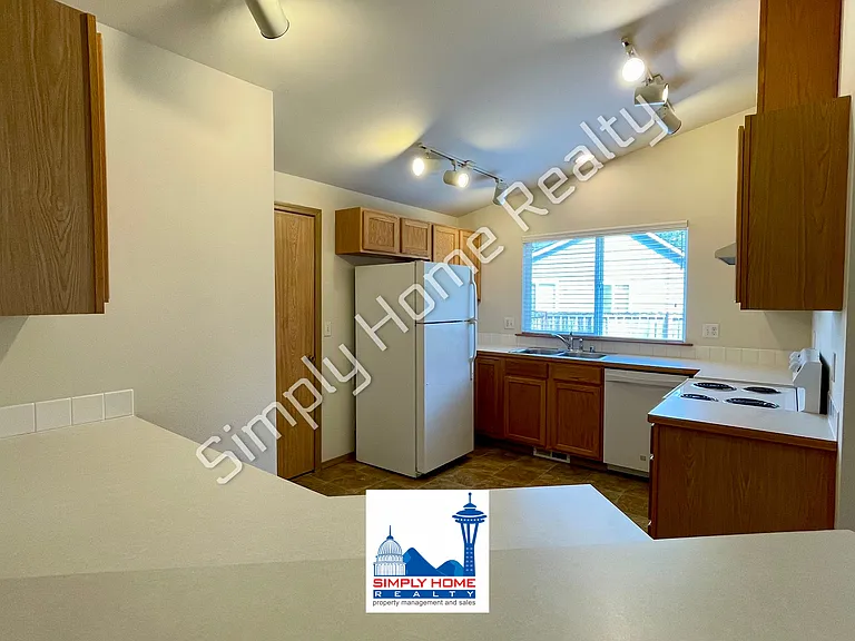 921 Avalon Ct SE — Photo 7