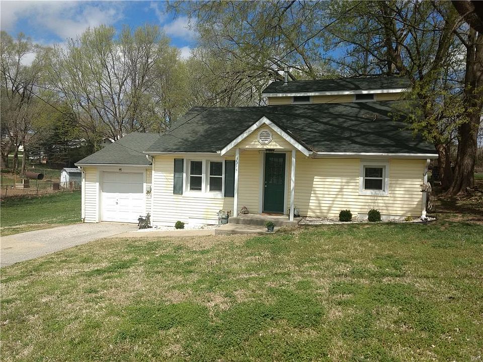 1st image of 3514 Woodend Ave