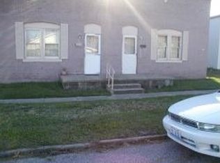917 3rd St, Eldorado, IL 62930