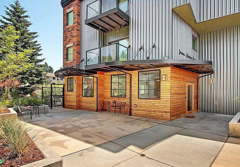 Redmond Square — Photo 18