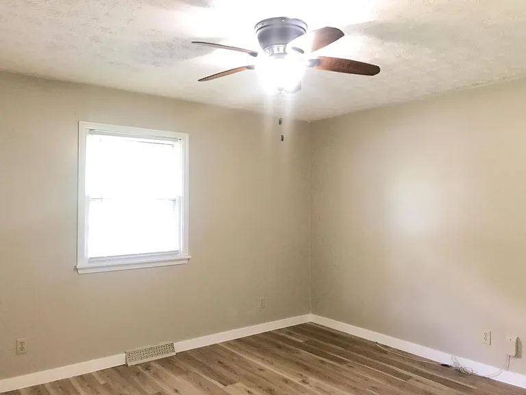 4455 S Glenn Ave — Photo 16