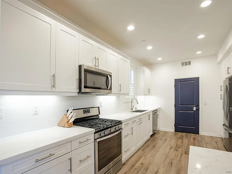 16029 Veridian Cir — Photo 2