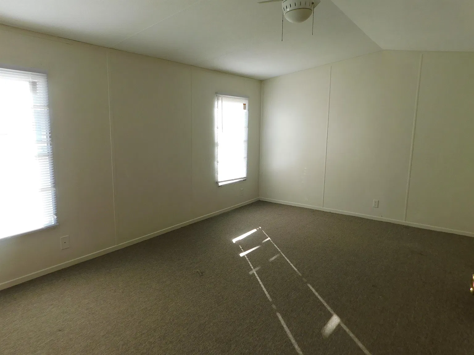 114 Colonial Court - 1 — Photo 4