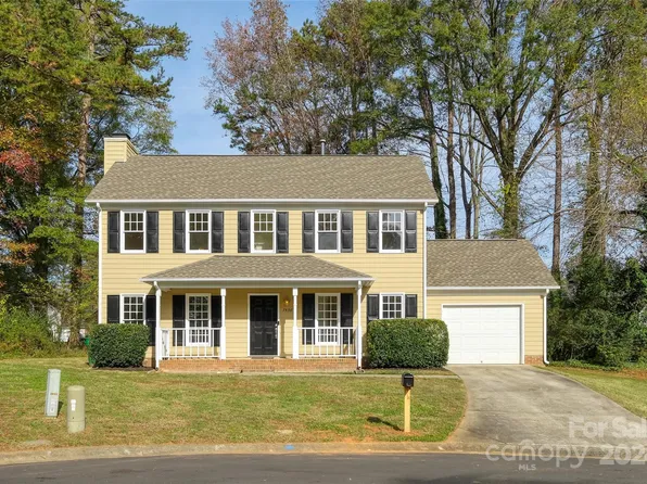 7538 Crestside Ln, Charlotte, NC 28227