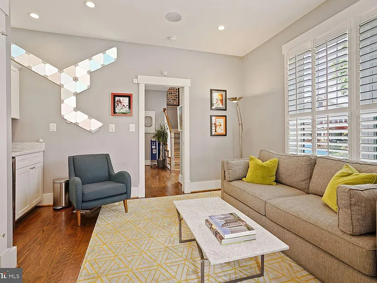 509 Franklin St NE #1 — Photo 2