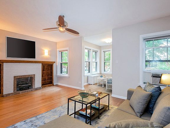 2nd image of 1431 W Catalpa Ave #1W
