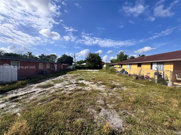 3330 NW 101st St, Miami, FL 33147