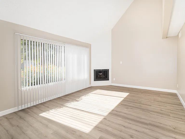 837 Carro Dr — Photo 3