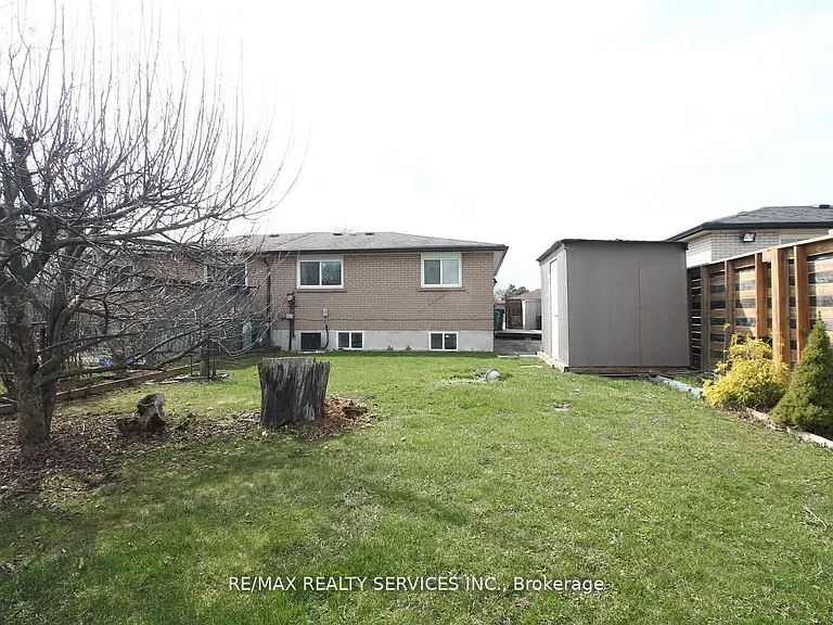 185 Earnscliffe Cir — Photo 43
